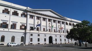 Nella foto: la sede dell'Agenzia delle dogane e dei monopoli di piazza Mastai, a Roma