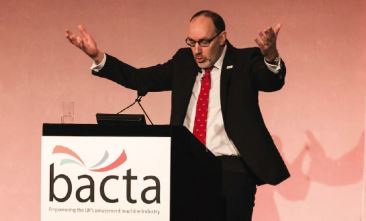 Regno Unito: l'associazione del gioco Bacta impugna norme su lockdown