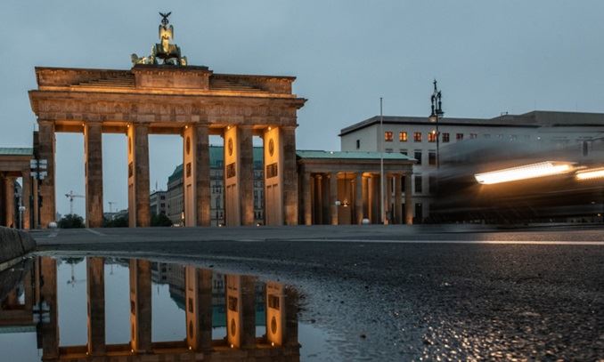 Berlino adotta il distanziometro sui giochi, esplode la polemica