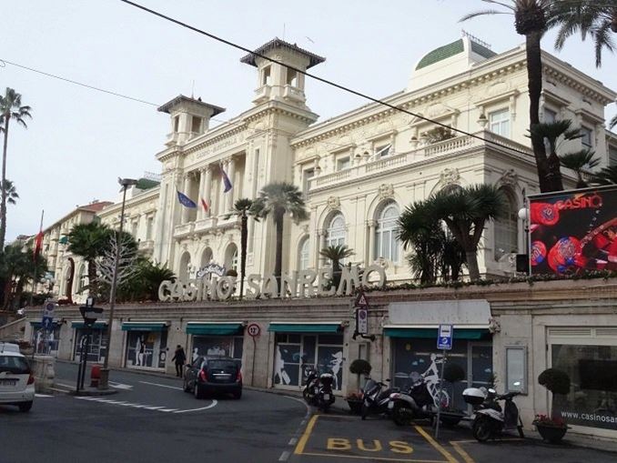 Sanremo: lite per un parcheggio al Casinò, ragazza aggredita