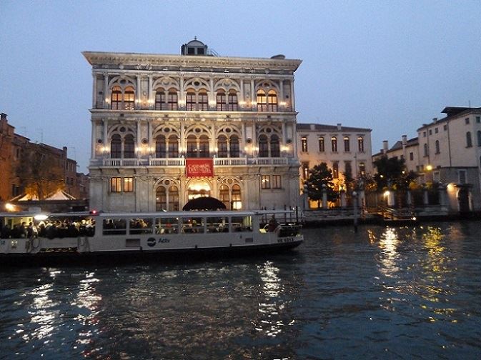 Venezia: avviso per ristorazione al piano terra di Ca' Vendramin