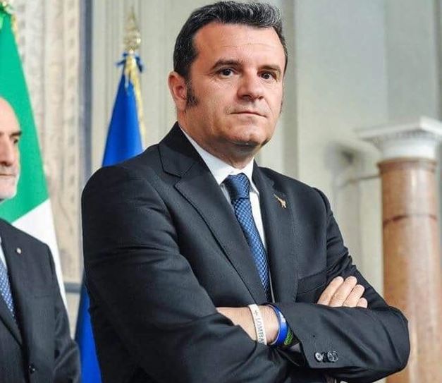 Ippica, Centinaio: 'Dimissioni task force pretestuose'