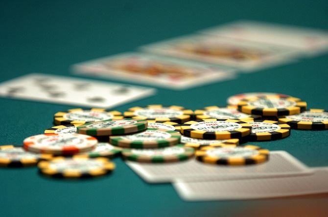 Poker live: la formula Quantum Reload sotto attacco e lontana anni luce dall'Italia