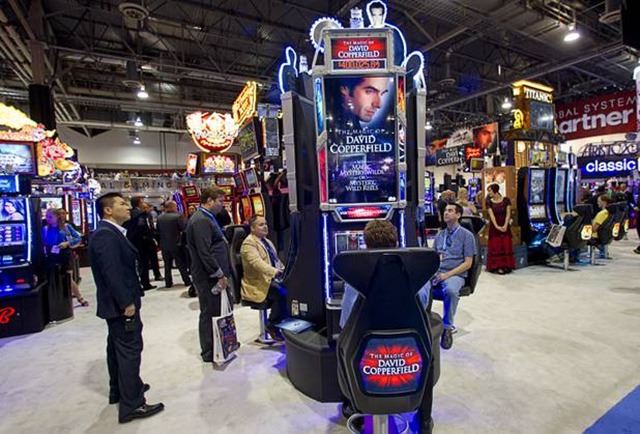 David Copperfield presta la sua immagine per una slot machine di Bally