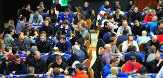 Cinque italiani a premio all'Eureka Poker Tour Praga: super Chidwick al comando dei 43 players left