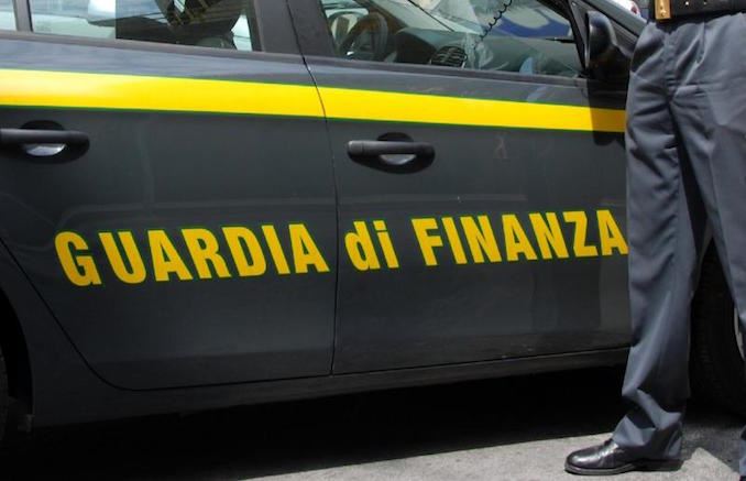 Torino, Gdf sequestra apparecchi da gioco illegali: multe per 400mila euro