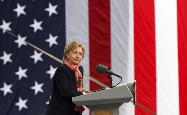 Hillary Clinton favorita per i bookmakers alla Casa Bianca, ma c'è la minaccia Warren