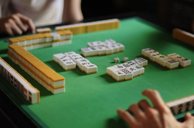 Mahjong nella sala gioco chiusa, blitz della Municipale a Padova