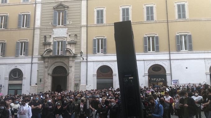 Gioco legale di nuovo in piazza a Roma, la cronaca del sit-in