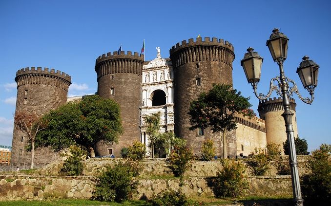 Napoli, sala slot abusiva in barba al lockdown: multa da 110mila euro
