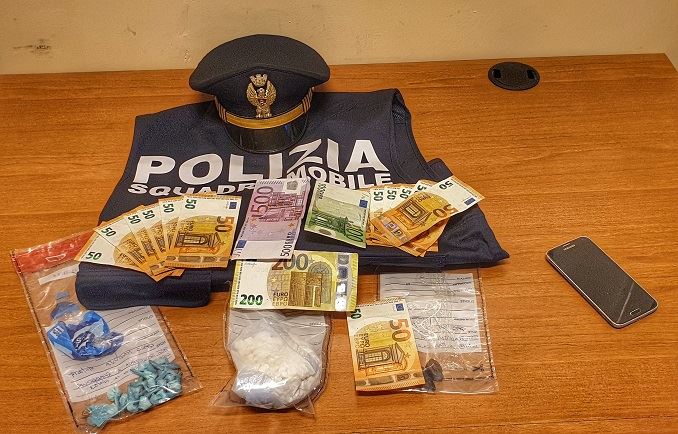 Cocaina in sala scommesse: un arresto e locale chiuso per 15 giorni
