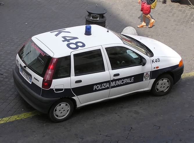 Torino: polizia municipale sequestra sei slot machine