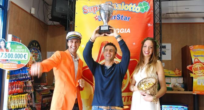 Il SuperVincitore festeggia Ancona per la 16esima vincita da 500mila euro