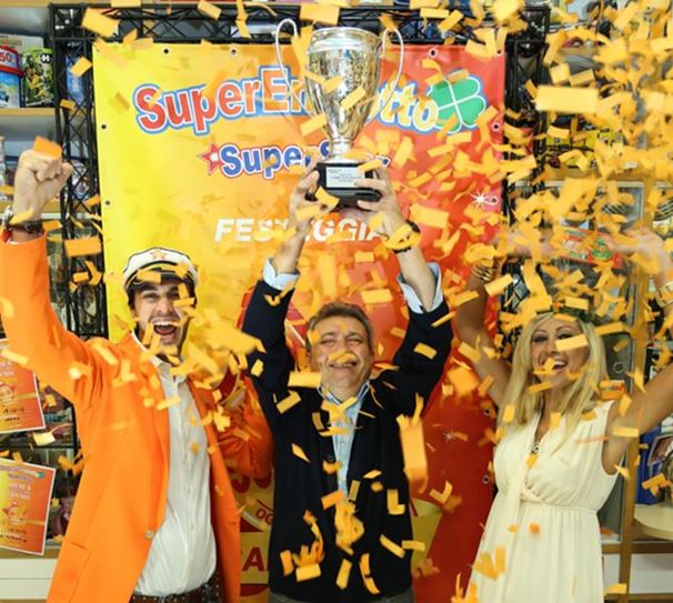 Niente '6' al Superenalotto ma Reggio Calabria fa festa con 500mila euro del Supervincitore