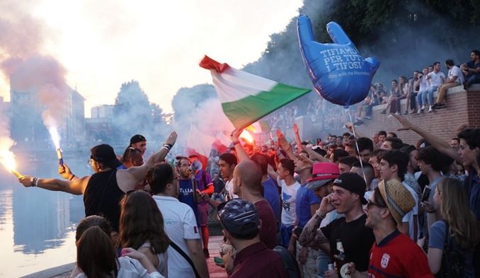 'Tifiamo tutti i tifosi': Snai invade Roma e Milano durante Italia-Irlanda