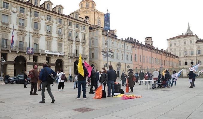 Piemonte: (pochi) sindaci e associazioni in piazza contro la legge sul gioco