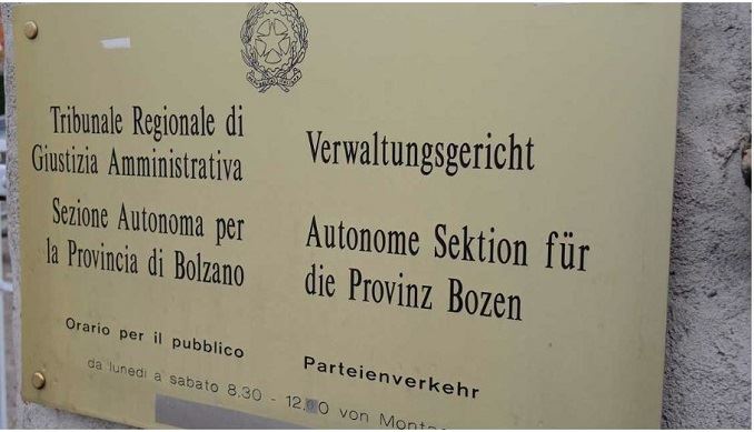 Viola legge gioco e installa dei totem, Trga Bolzano: 'Sì a stop all'attività'