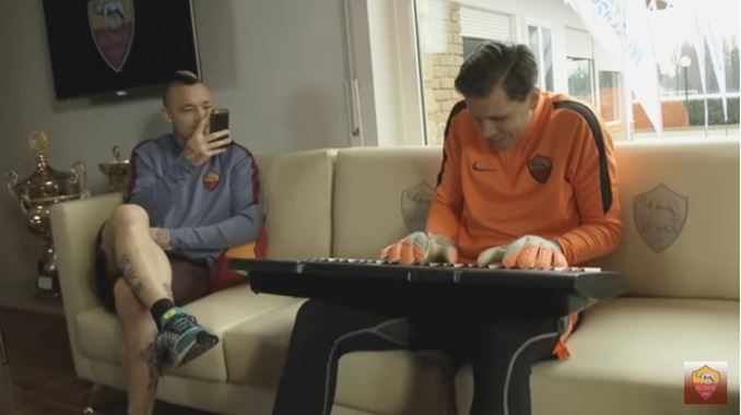 Unexpected Bet - Sisal As Roma: Szczesny suona il piano con i guanti da portiere