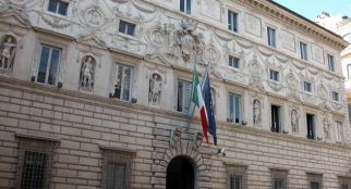 Comune di Vicenza contro sale giochi, CdS attende Corte Costituzionale