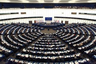 Sì del Parlamento Ue alla quarta direttiva antiriciclaggio: norme estese a tutto il settore del gioco