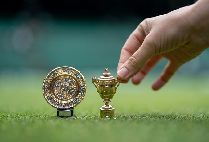 Wimbledon, ai quarti Sinner tenta l'impresa contro Djokovic