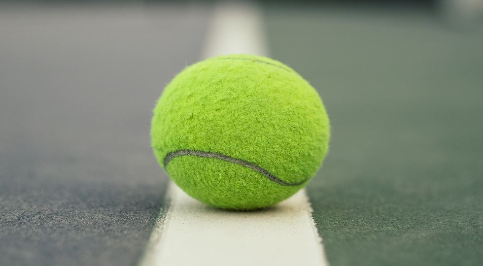 tennispallinalinea.jpeg