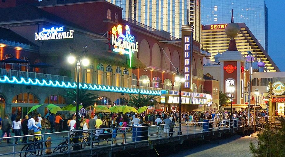 By Tim Emerich - https://www.publicdomainpictures.net/en/view-image.php?image=51396&picture=atlantic-city-boardwalk, CC0, https://commons.wikimedia.org/w/index.php?curid=88255826